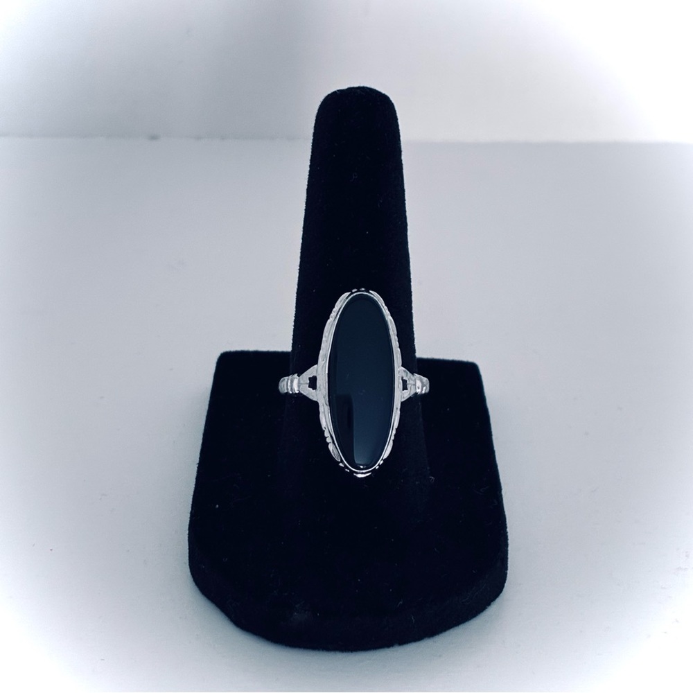 Vintage Sterling Silver and Onyx Ring, UNCAS. 
Elongated Oval, Signed, Size 6.5